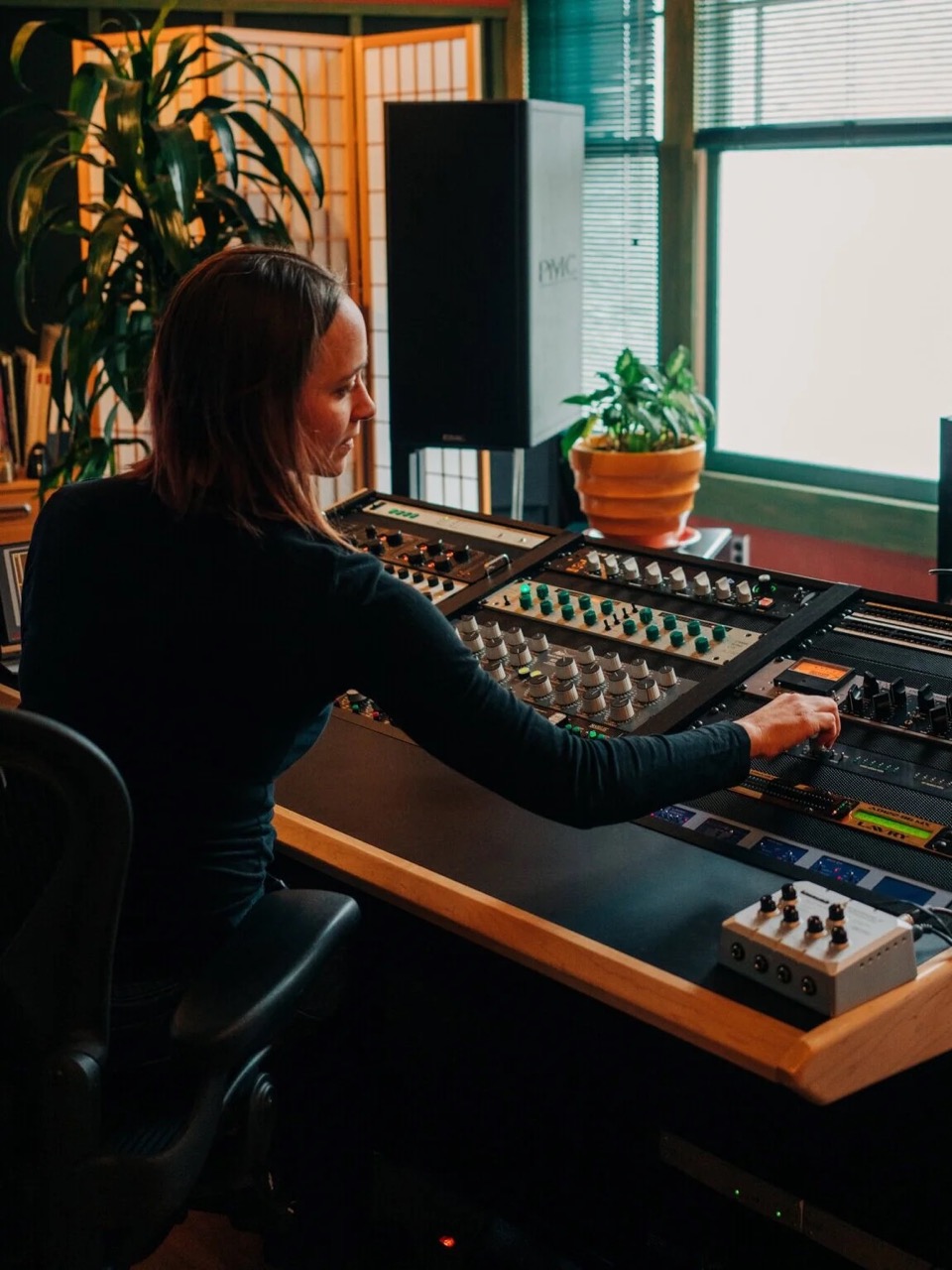 02 Rachel Field Large.jpeg