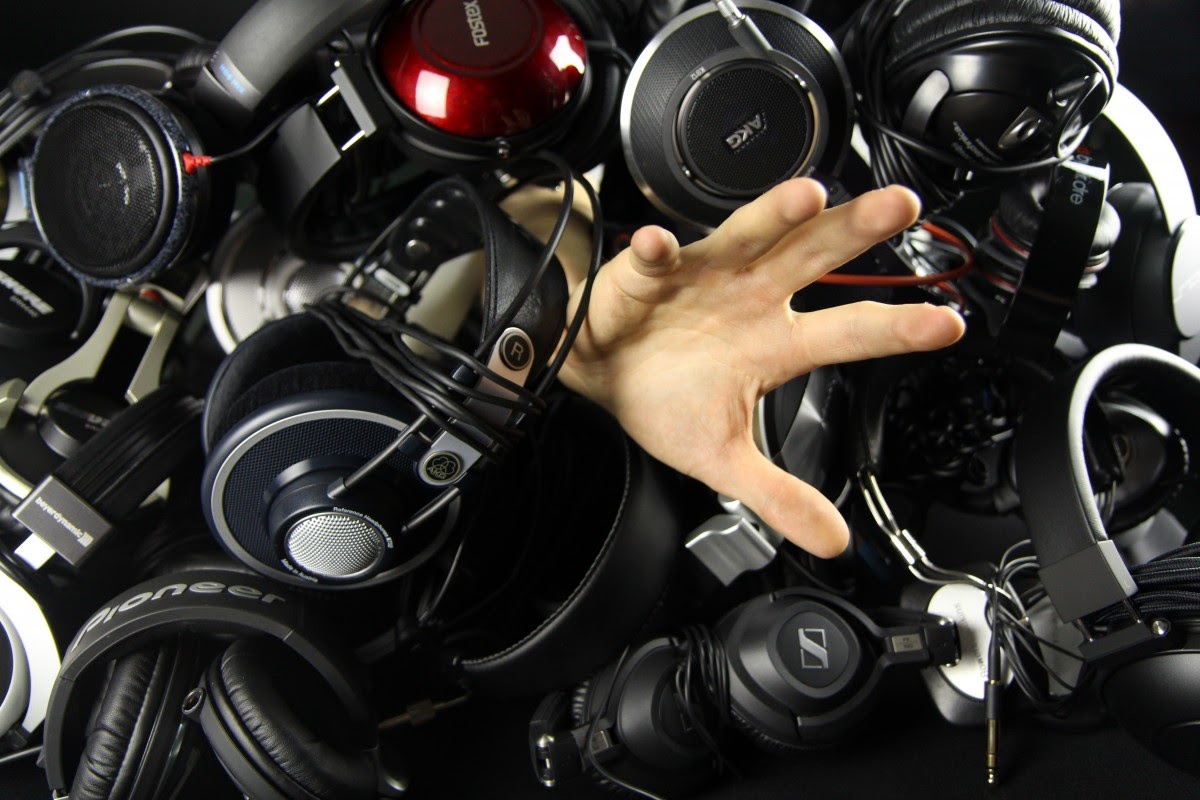 featured-headphones-mastering.jpg
