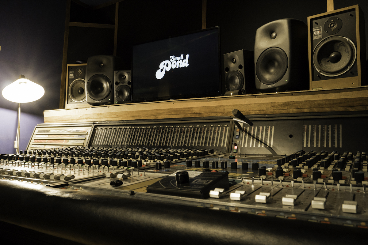 Neve_81_Series_Mixing_Console.jpg