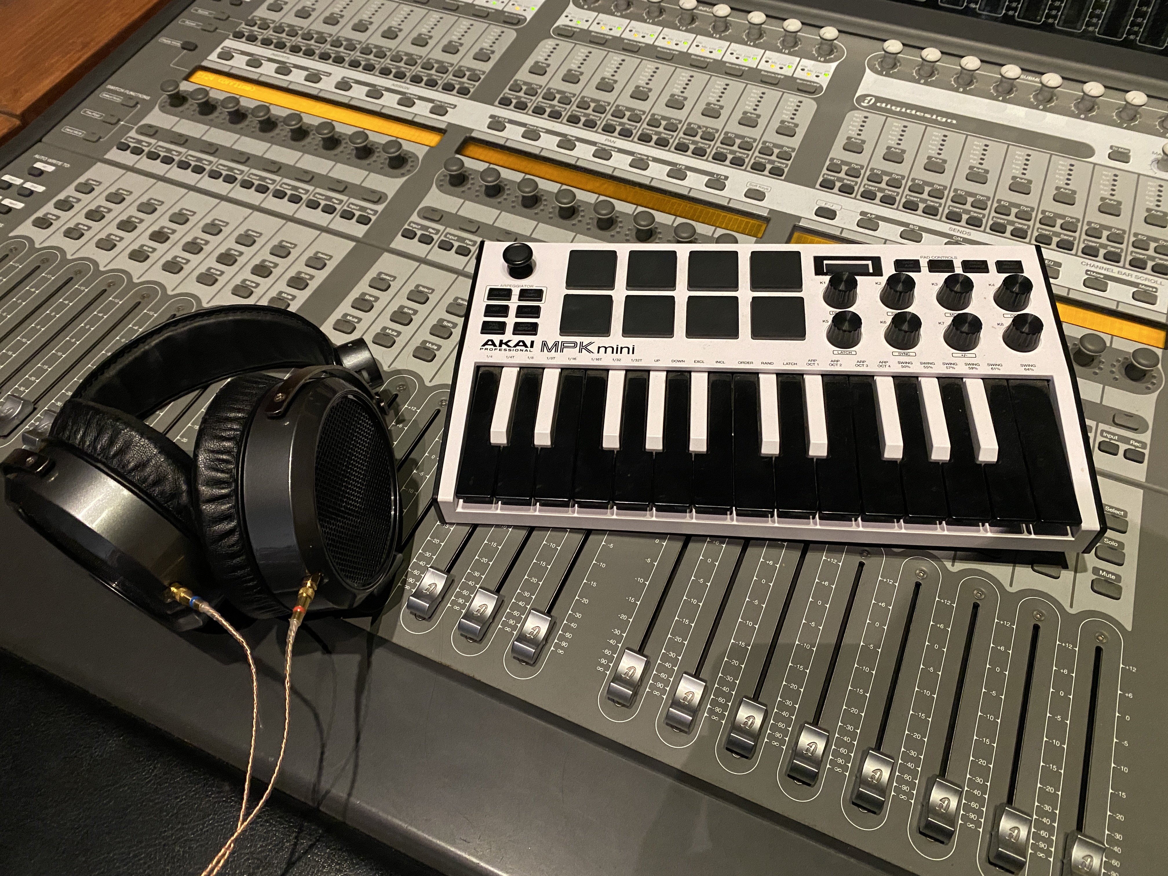 AKAI MPK Mini is a MIDI controller that triggers samples and virtual instruments in a DAW.
