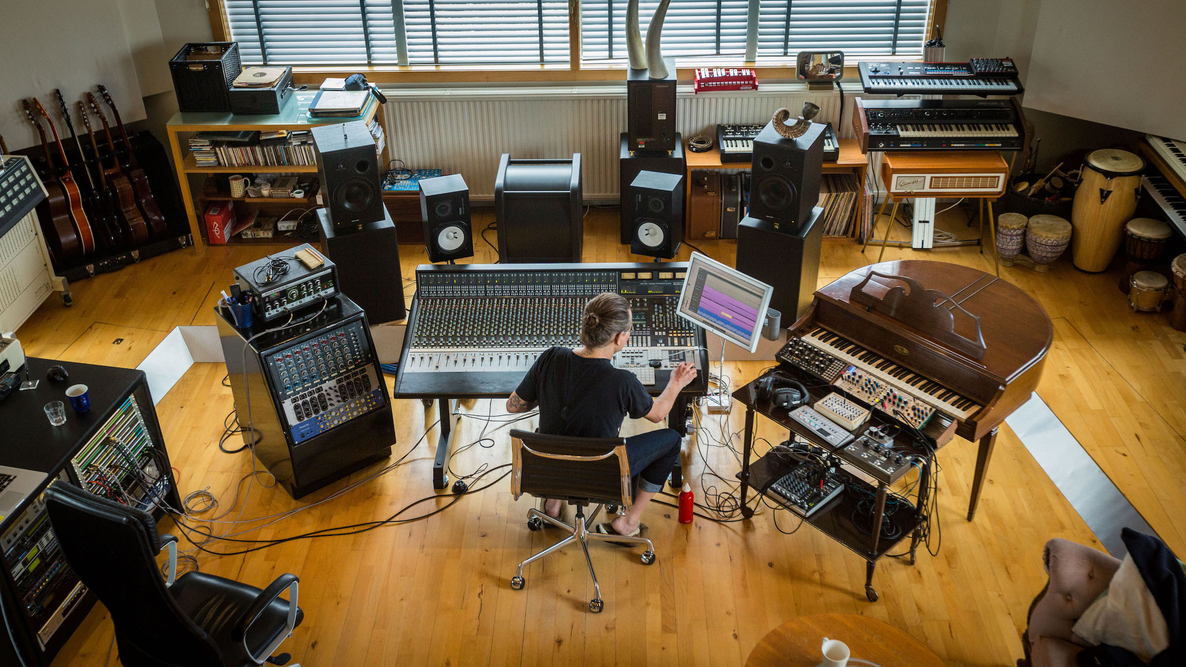 Greenhouse_Studios,_Reykjavik,_Iceland_(2017-05-08_16.21.10_by_Ville_Hyvönen).jpg